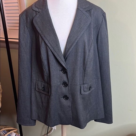 Sejour Women's Gray button down Blazer - Picture 1 of 11